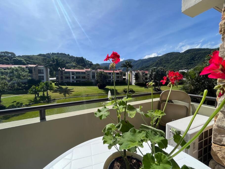 Cr Mariposa Rentals Lakeview Penthouse With Office Space, Pool, Gym, Tennis Santa Ana  Exterior foto
