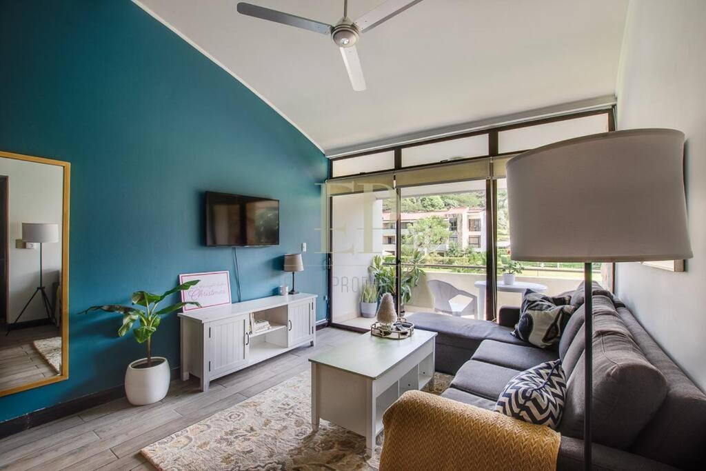 Cr Mariposa Rentals Lakeview Penthouse With Office Space, Pool, Gym, Tennis Santa Ana  Exterior foto