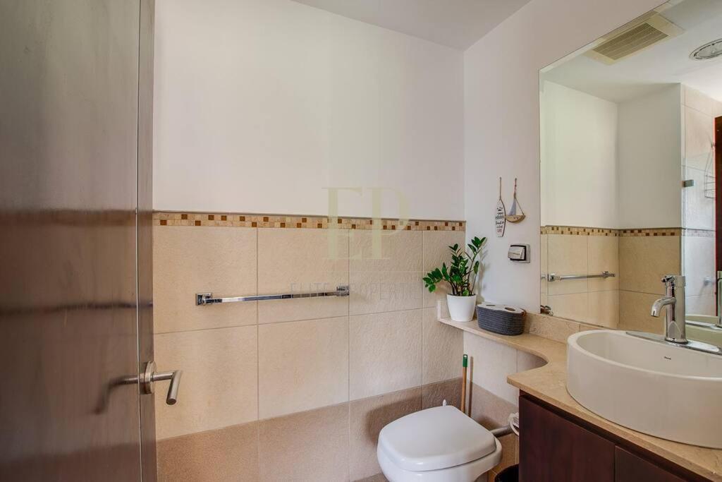 Cr Mariposa Rentals Lakeview Penthouse With Office Space, Pool, Gym, Tennis Santa Ana  Exterior foto