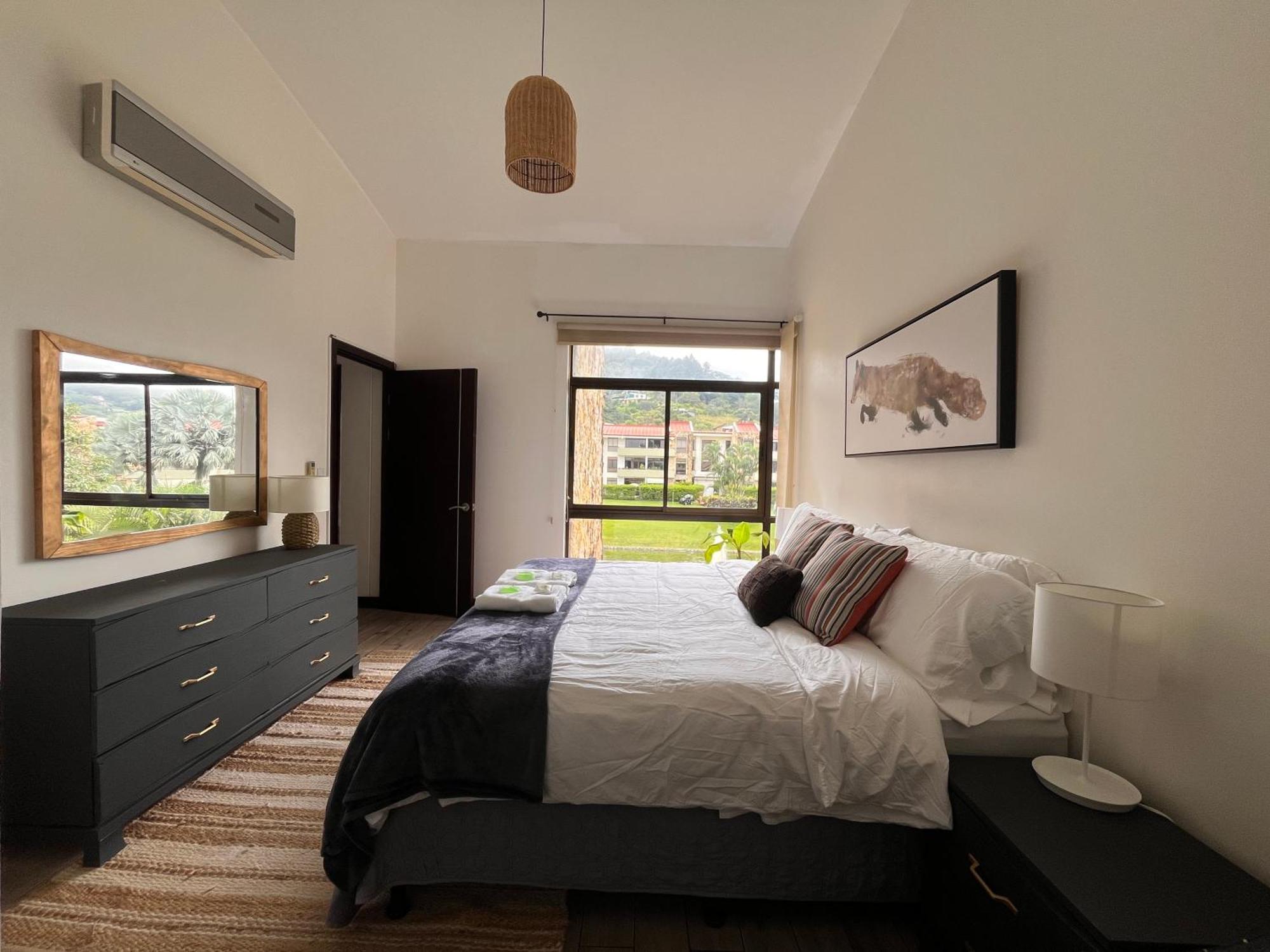 Cr Mariposa Rentals Lakeview Penthouse With Office Space, Pool, Gym, Tennis Santa Ana  Exterior foto